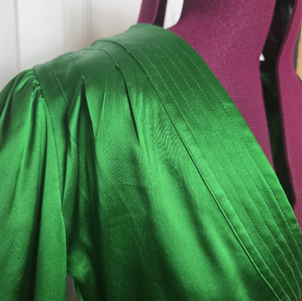 Diane Von Furstenberg Ariana Emerald Green Silk Blend Wrap Blouse Size 4 - Picture 4 of 13